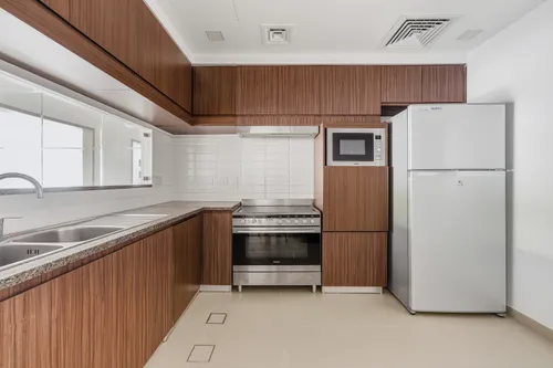 3 Bedrooms Townhouse in Arabella Townhouses 3