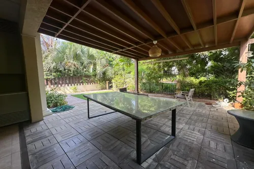 4 Bedrooms Townhouse in Townhouses