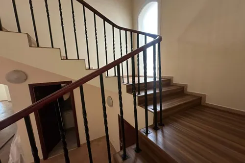 4 Bedrooms Townhouse in Townhouses