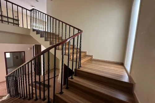 4 Bedrooms Townhouse in Townhouses