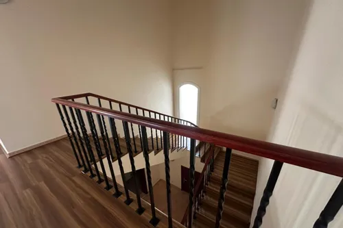 4 Bedrooms Townhouse in Townhouses