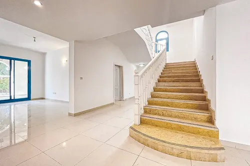 4 Bedrooms Villa in Western Residence South