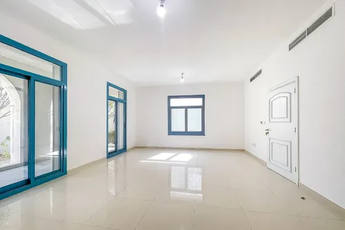 4 Bedrooms Villa in Western Residence South