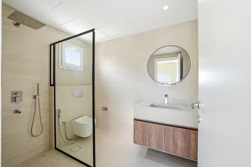 5 Bedrooms Villa in Meadows 2