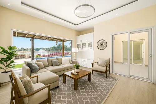 5 Bedrooms Villa in Meadows 2