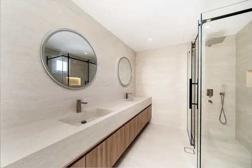 5 Bedrooms Villa in Meadows 2