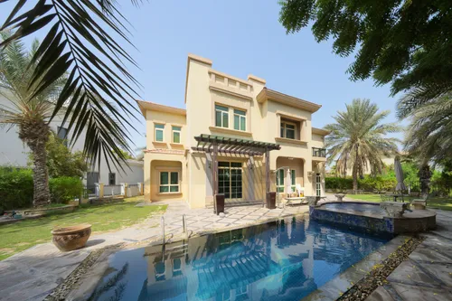 4 Bedrooms Villa in Entertainment Foyer