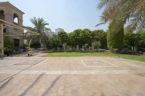 4 Bedrooms Villa in Entertainment Foyer