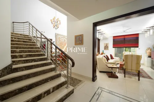 4 Bedrooms Villa in Entertainment Foyer