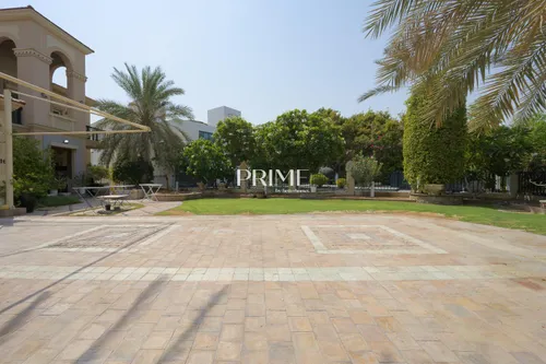 4 Bedrooms Villa in Entertainment Foyer