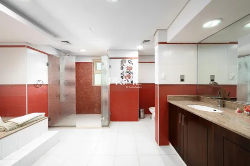 4 Bedrooms Villa in Entertainment Foyer