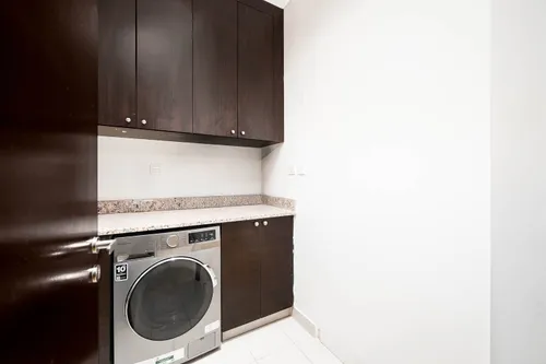 3 Bedrooms Villa in District 16