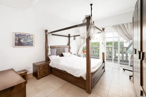 3 Bedrooms Villa in District 16