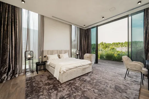5 Bedrooms Villa in The Collection