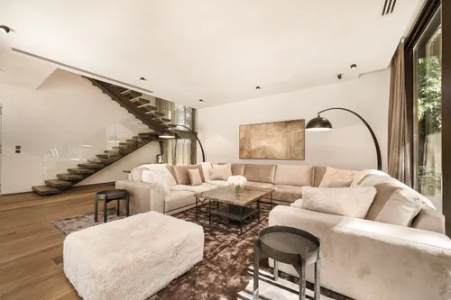 5 Bedrooms Villa in The Collection