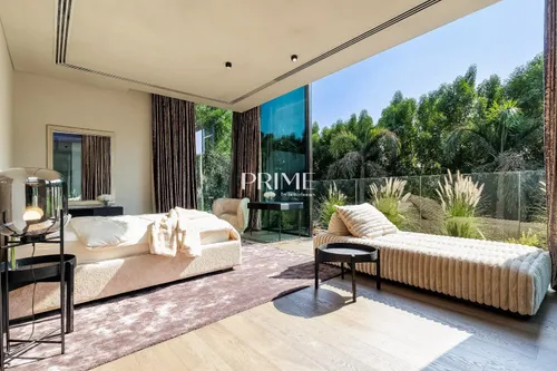 5 Bedrooms Villa in The Collection