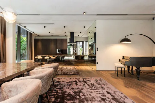 5 Bedrooms Villa in The Collection