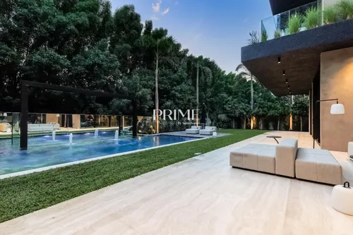 5 Bedrooms Villa in The Collection