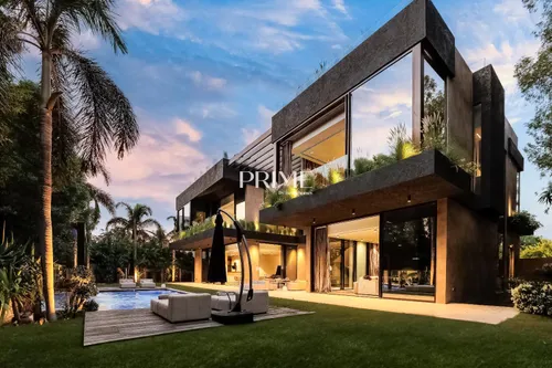 Modern Oasis | Custom Built | Private Location