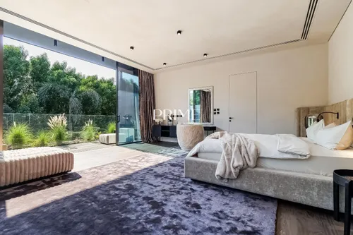 5 Bedrooms Villa in The Collection