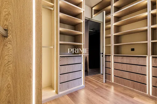 5 Bedrooms Villa in The Collection