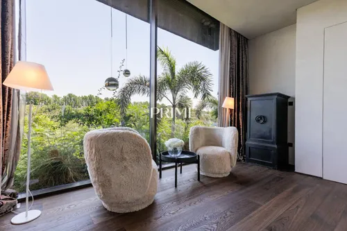 5 Bedrooms Villa in The Collection