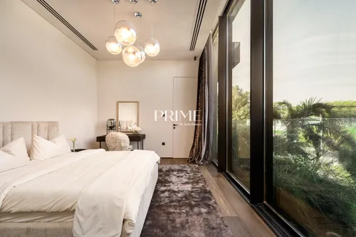 5 Bedrooms Villa in The Collection