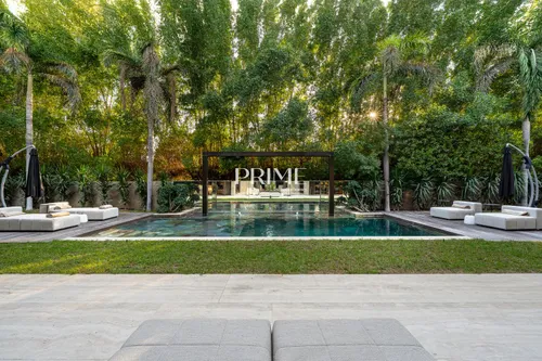 5 Bedrooms Villa in The Collection