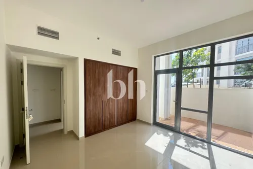 Big 1BR | Pool Front | Tenanted | Private Backyard