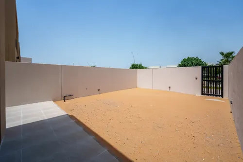 2 Bedrooms Villa in The Dahlias
