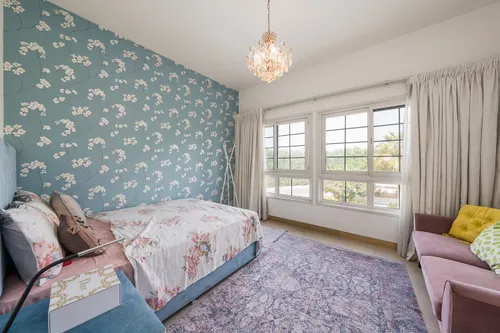 2 Bedrooms Villa in District 16