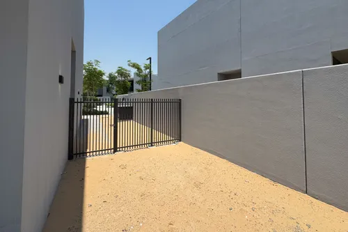 4 Bedrooms Villa in Sendian