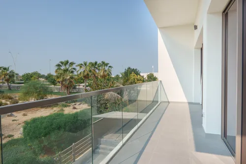 4 Bedrooms Villa in Redwoods