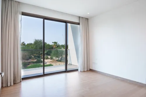 4 Bedrooms Villa in Redwoods