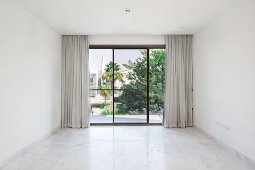 4 Bedrooms Villa in Redwoods