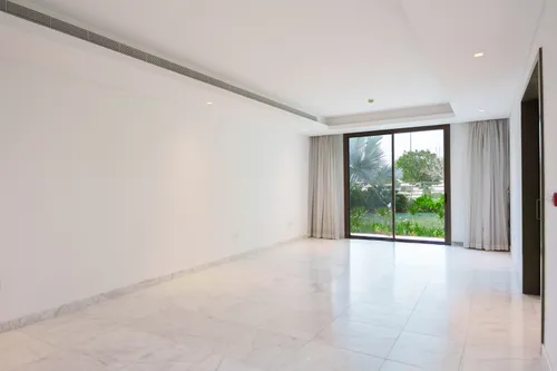 4 Bedrooms Villa in Redwoods