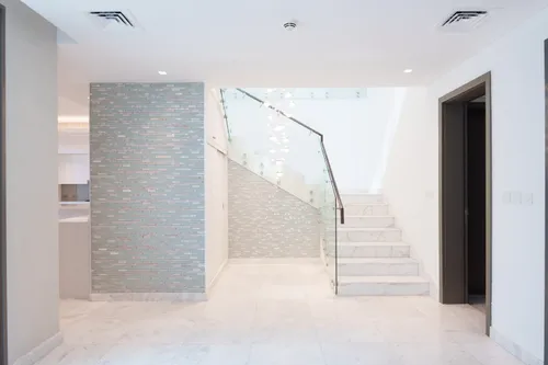 4 Bedrooms Villa in Redwoods