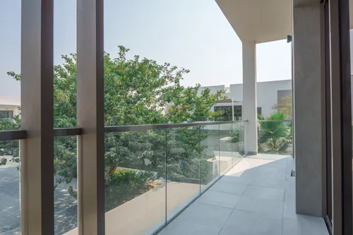 4 Bedrooms Villa in Redwoods