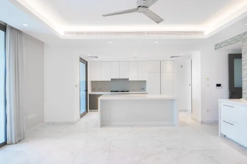 4 Bedrooms Villa in Redwoods