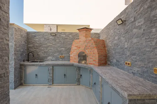 4 Bedrooms Villa in Redwoods