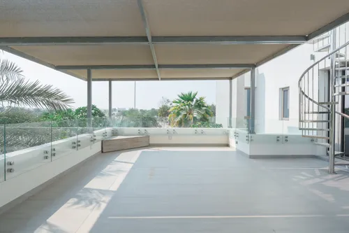 4 Bedrooms Villa in Redwoods