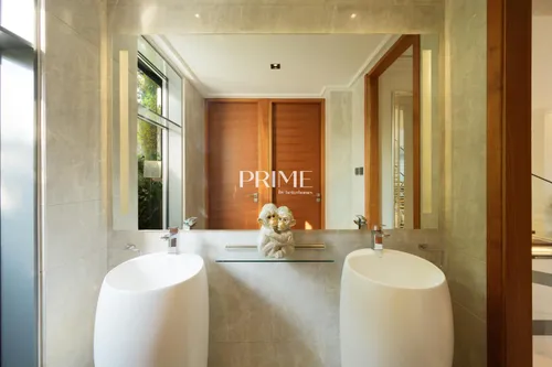 6 Bedrooms Villa in Entertainment Foyer