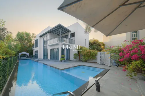 6 BR Upgraded | Lake View | Extended Plot, BUA