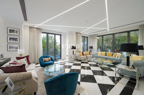 6 Bedrooms Villa in Entertainment Foyer