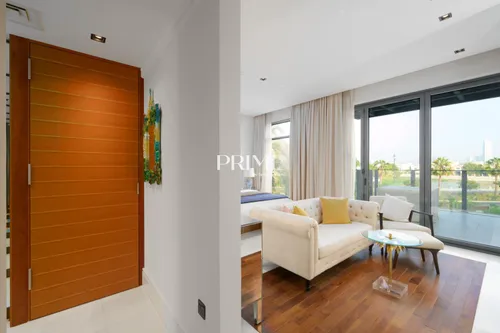 6 Bedrooms Villa in Entertainment Foyer