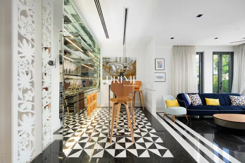 6 Bedrooms Villa in Entertainment Foyer