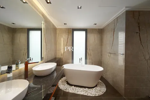 6 Bedrooms Villa in Entertainment Foyer