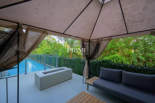 6 Bedrooms Villa in Entertainment Foyer