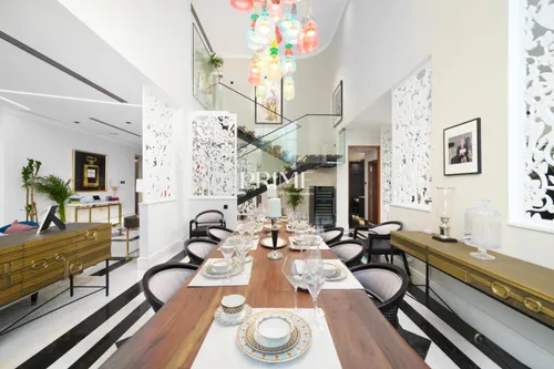 6 Bedrooms Villa in Entertainment Foyer