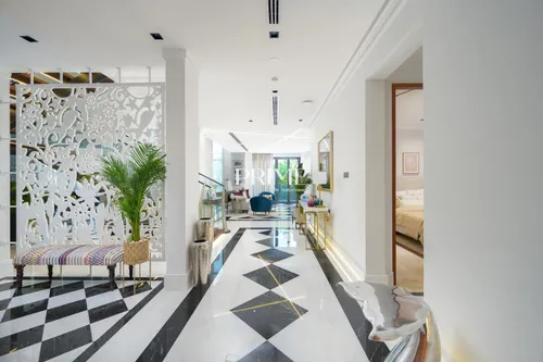 6 Bedrooms Villa in Entertainment Foyer